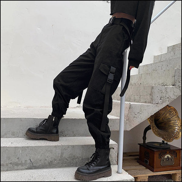 Pantalon cargo noir avec ceinture