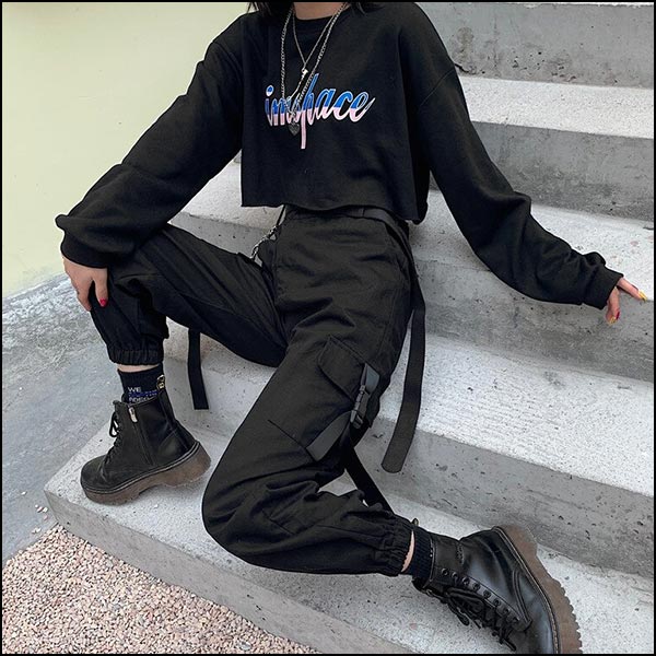 Pantalon cargo noir avec ceinture