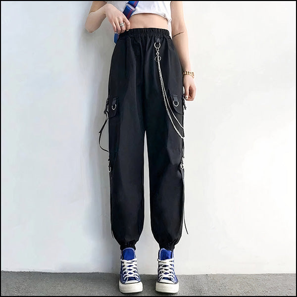Pantalon cargo noir avec chaîne
