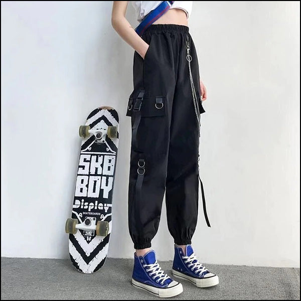 Pantalon cargo noir avec chaîne