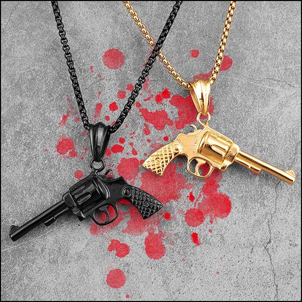 Collier avec pendentif revolver