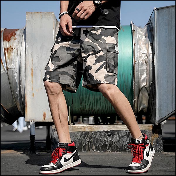 Short imprimé camouflage homme