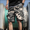 Short imprimé camouflage homme